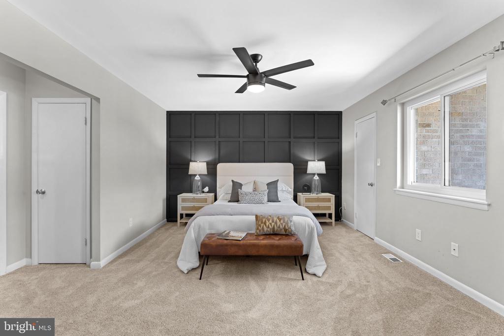 3881 STEPPES COURT Unit: B