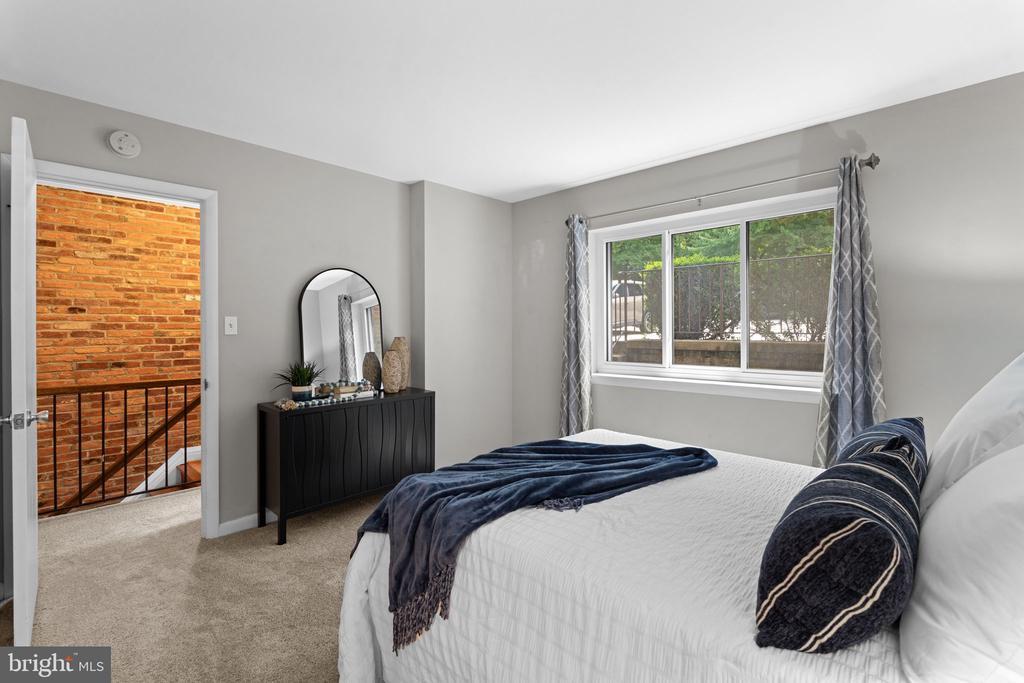 3881 STEPPES COURT Unit: B