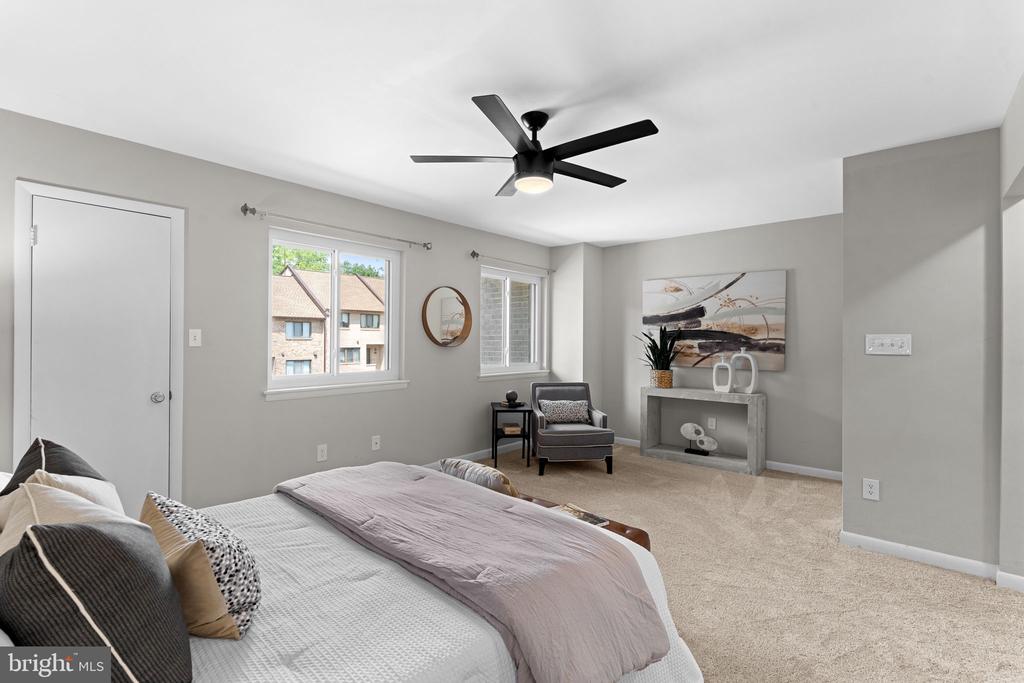 3881 STEPPES COURT Unit: B