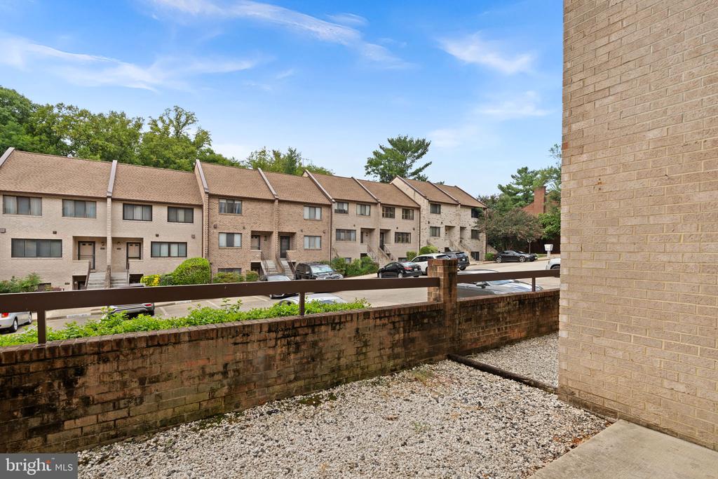 3881 STEPPES COURT Unit: B