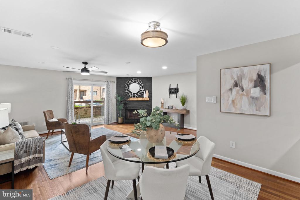 3881 STEPPES COURT Unit: B