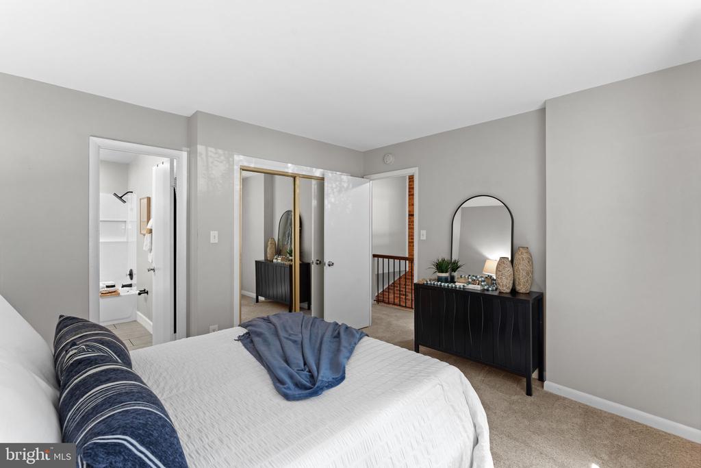 3881 STEPPES COURT Unit: B