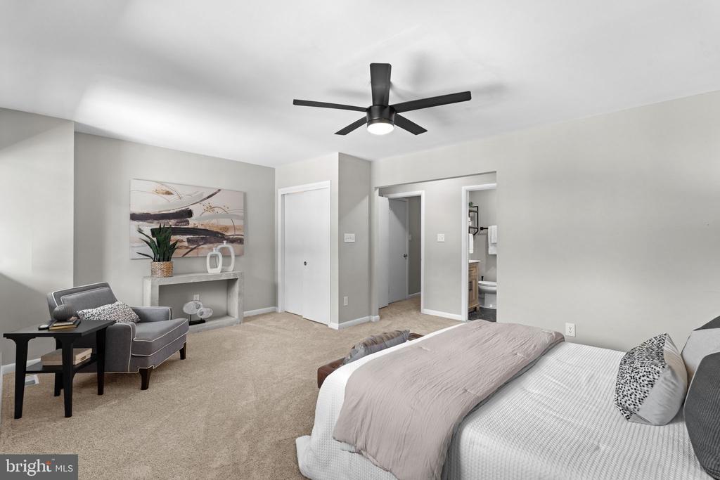 3881 STEPPES COURT Unit: B