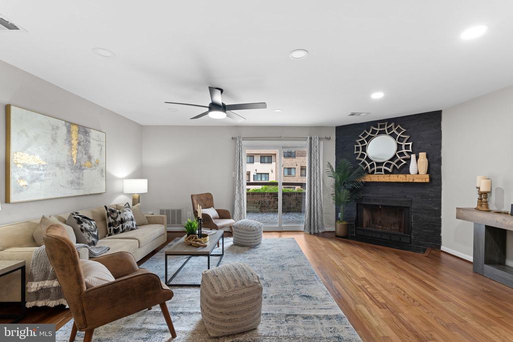3881 STEPPES COURT Unit: B
