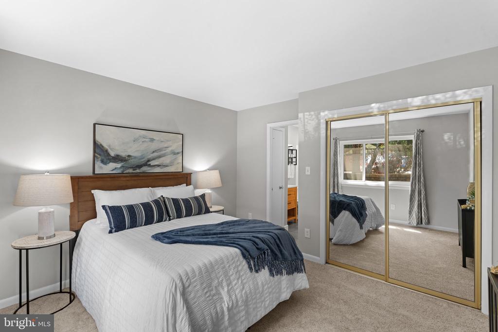 3881 STEPPES COURT Unit: B