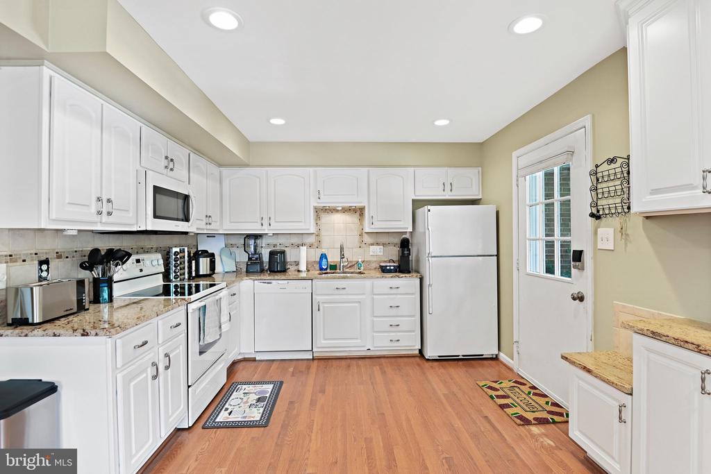 5267 LEESTONE COURT