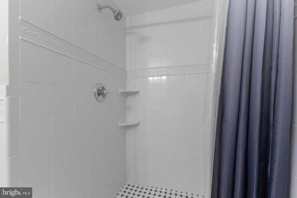 5267 LEESTONE COURT