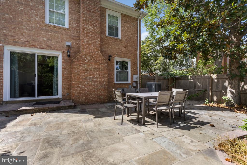5267 LEESTONE COURT