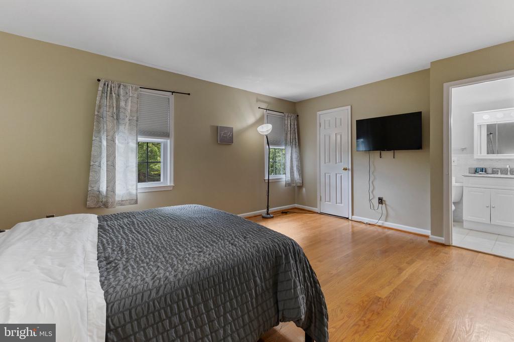 5267 LEESTONE COURT