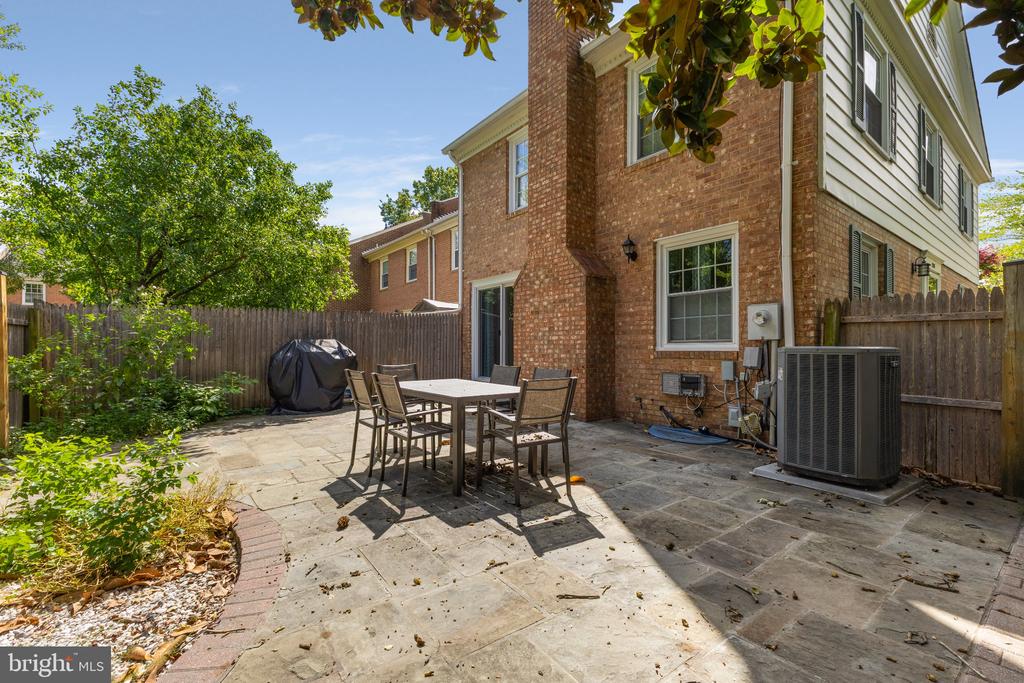 5267 LEESTONE COURT