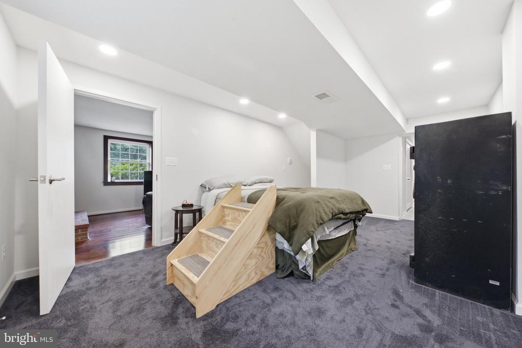 4529 EATON PLACE