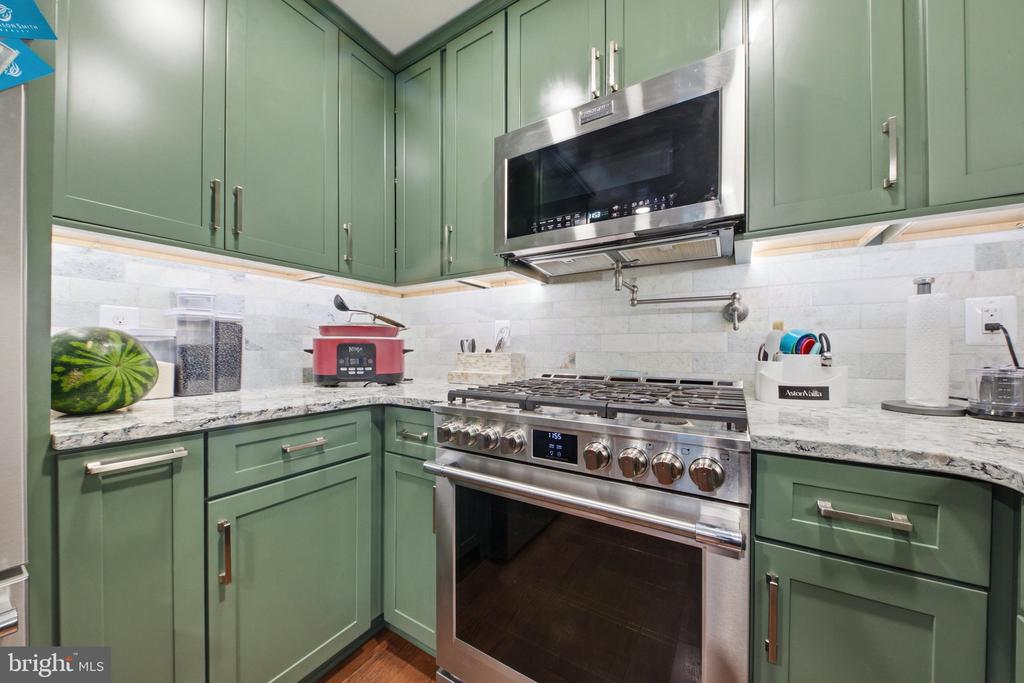 4529 EATON PLACE