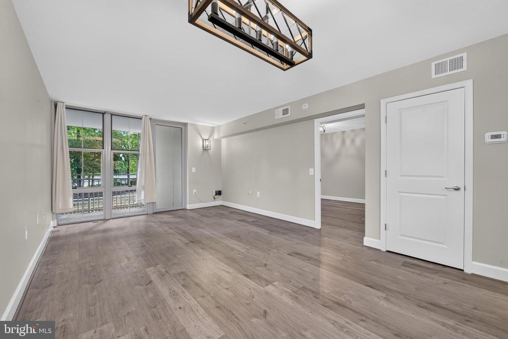 11800 SUNSET HILLS ROAD Unit: 212