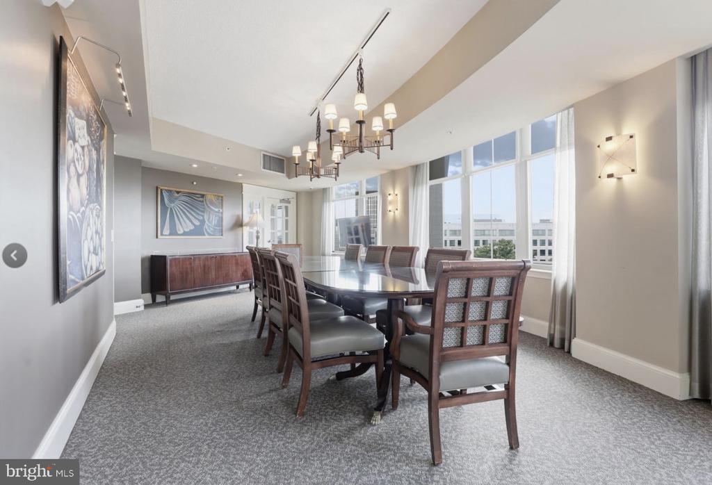 11800 SUNSET HILLS ROAD Unit: 212