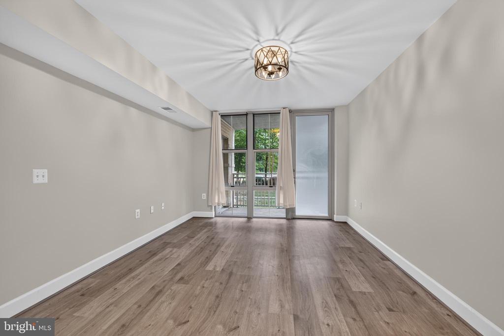 11800 SUNSET HILLS ROAD Unit: 212