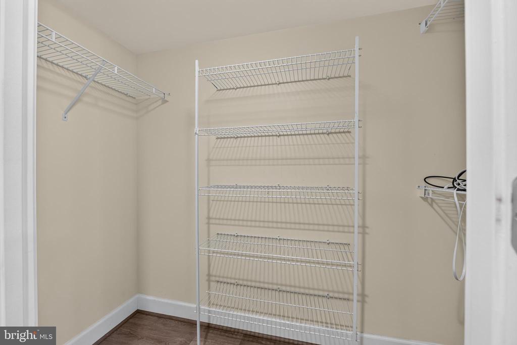 11800 SUNSET HILLS ROAD Unit: 212