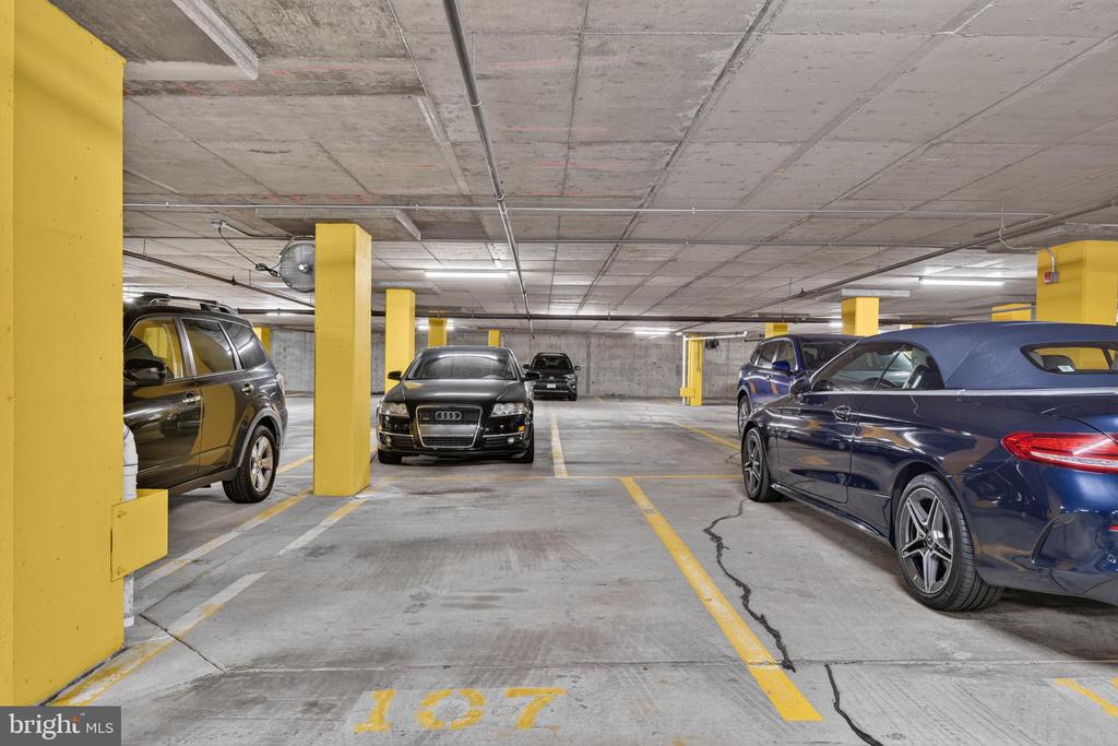 11800 SUNSET HILLS ROAD Unit: 212