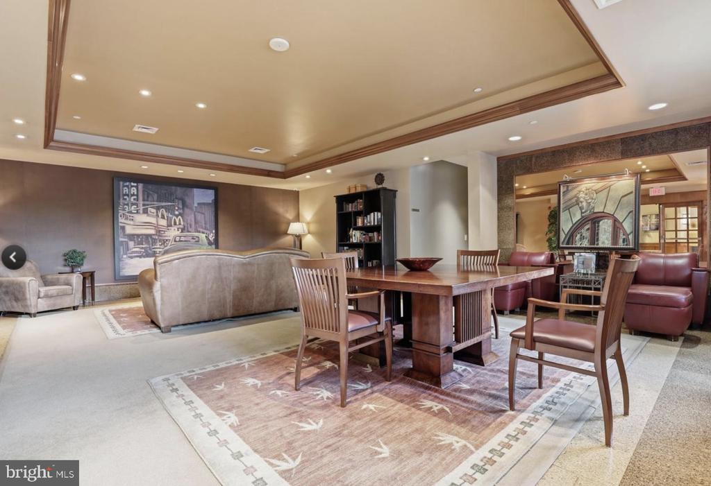 11800 SUNSET HILLS ROAD Unit: 212