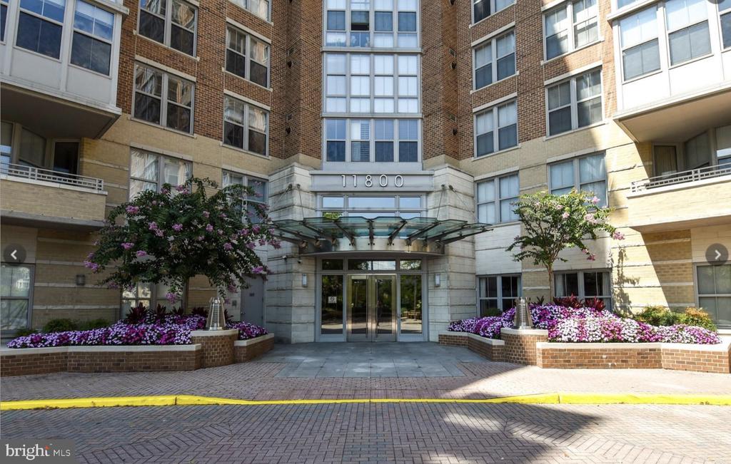 11800 SUNSET HILLS ROAD Unit: 212
