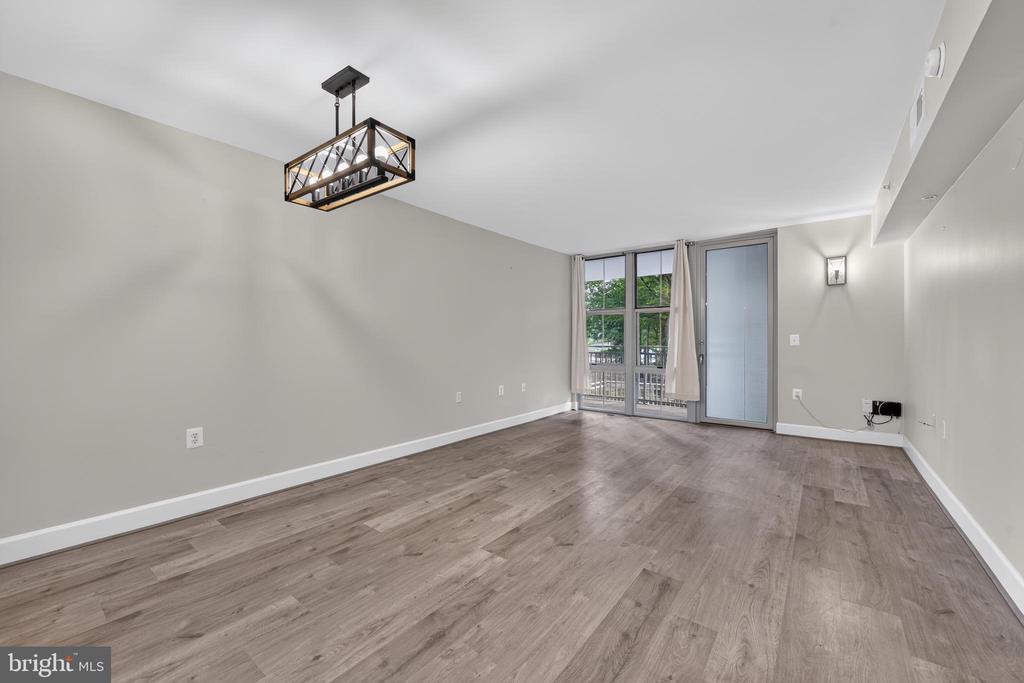 11800 SUNSET HILLS ROAD Unit: 212