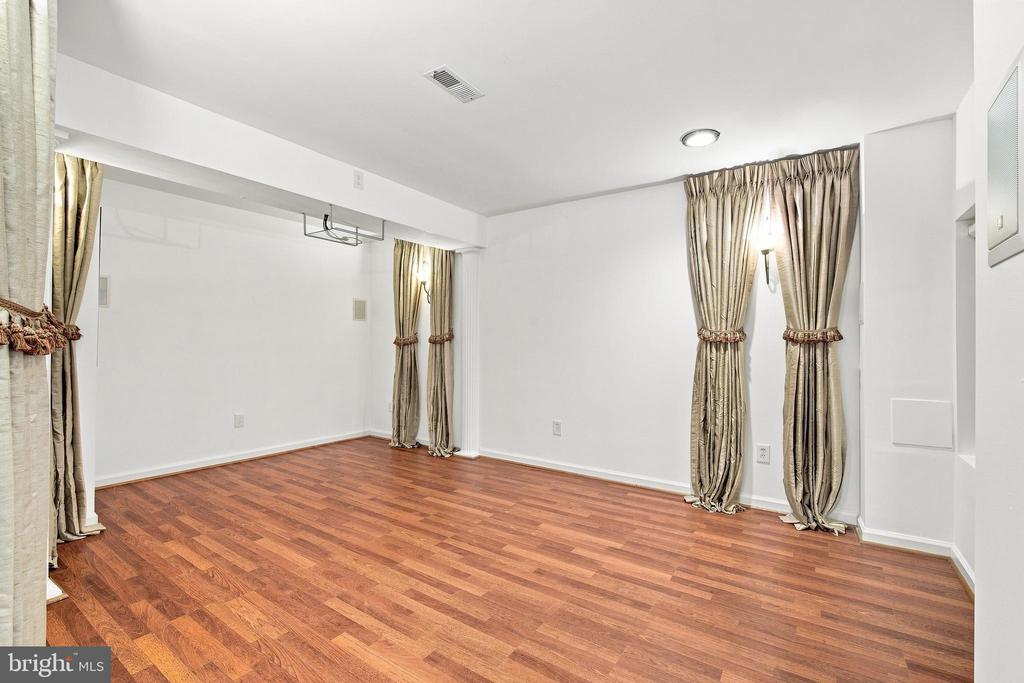8181 USHER DRIVE