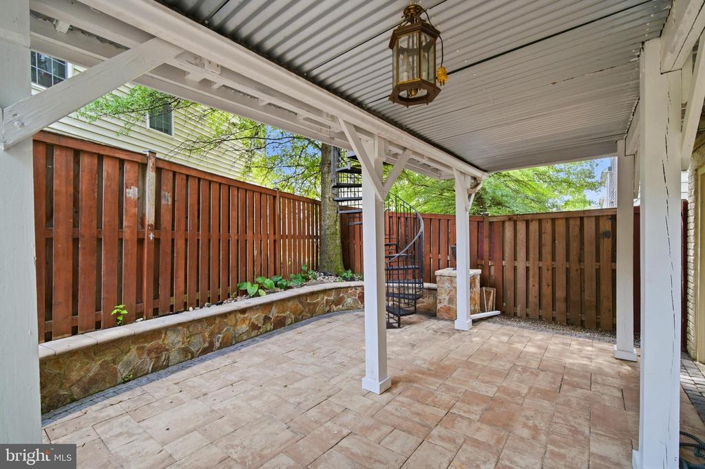 8181 USHER DRIVE