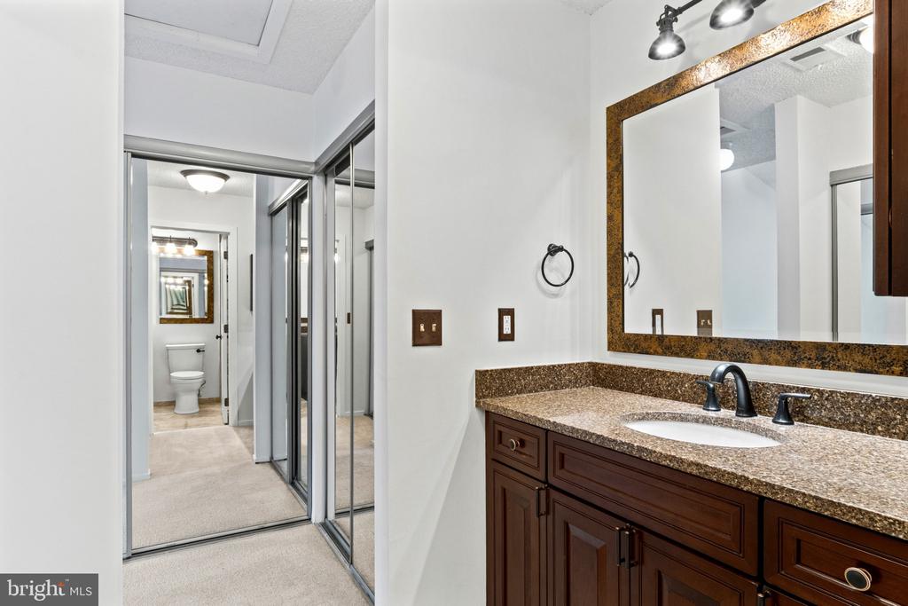 11735 SUMMERCHASE CIRCLE Unit: B