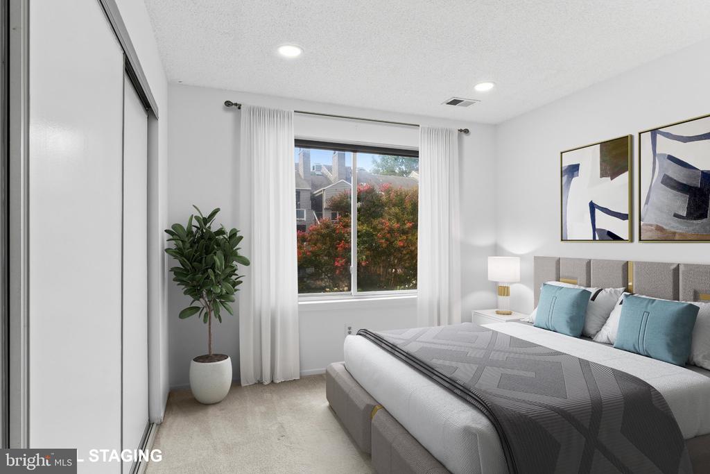 11735 SUMMERCHASE CIRCLE Unit: B