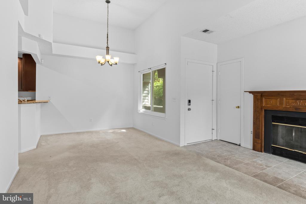 11735 SUMMERCHASE CIRCLE Unit: B