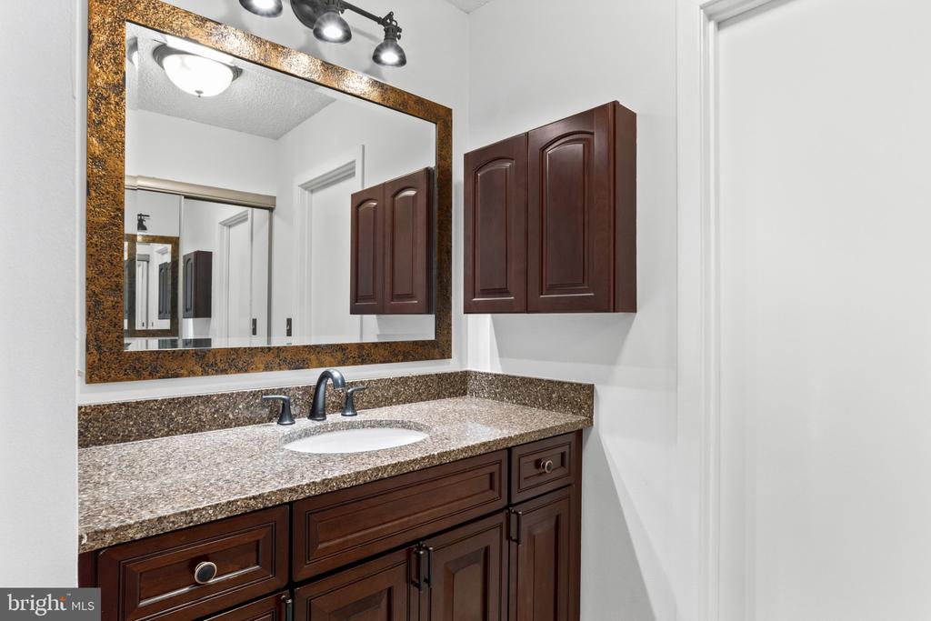 11735 SUMMERCHASE CIRCLE Unit: B