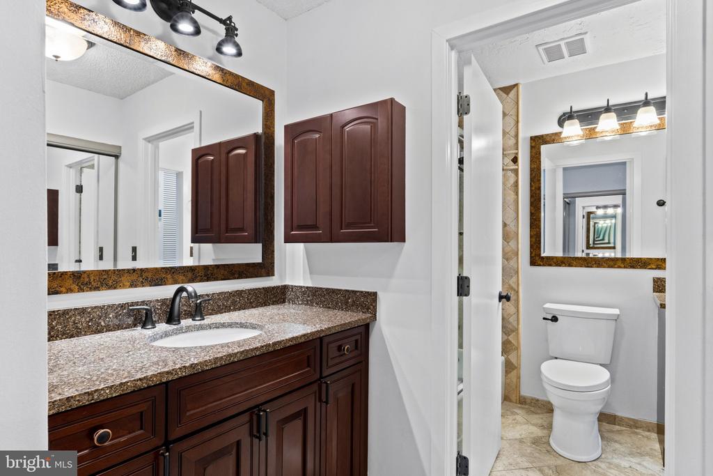 11735 SUMMERCHASE CIRCLE Unit: B
