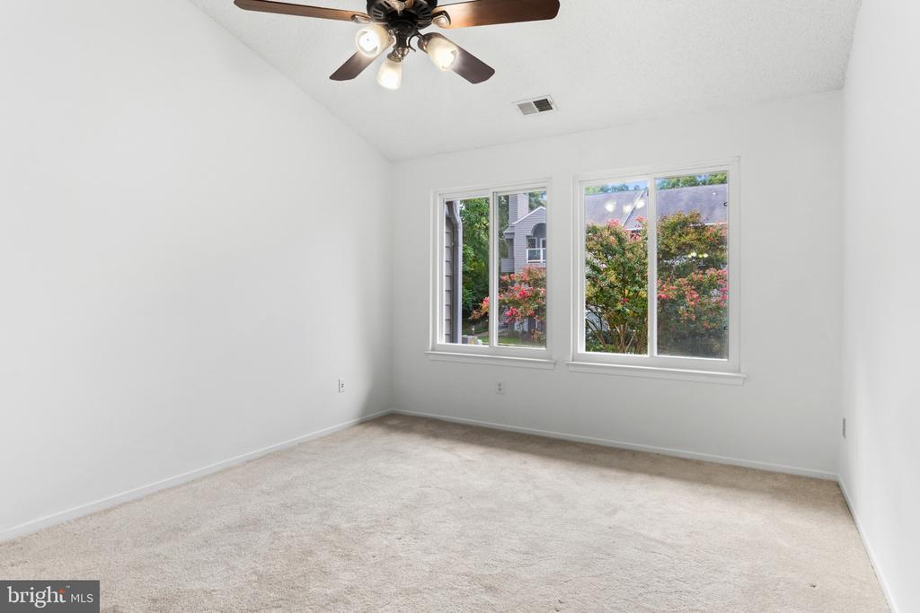 11735 SUMMERCHASE CIRCLE Unit: B