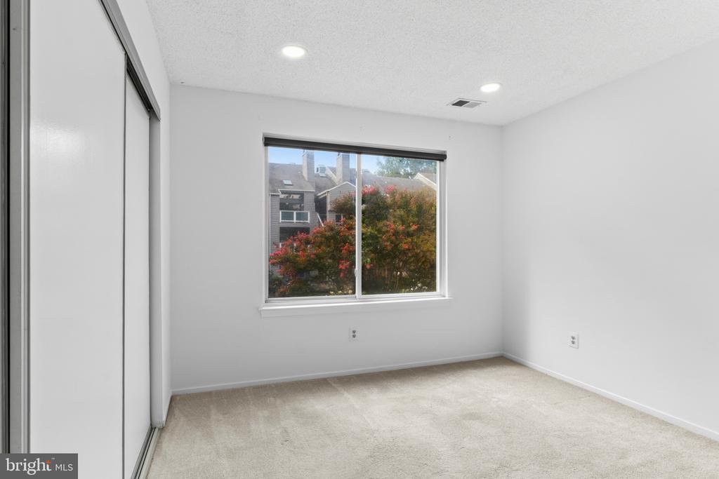 11735 SUMMERCHASE CIRCLE Unit: B