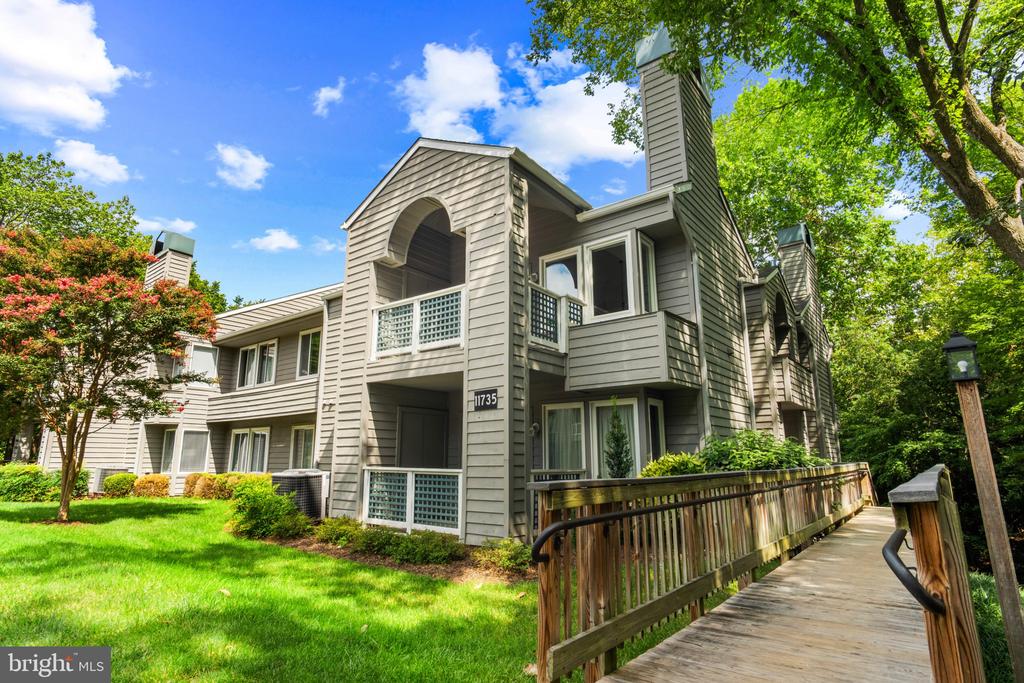 11735 SUMMERCHASE CIRCLE Unit: B
