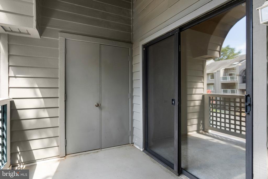 11735 SUMMERCHASE CIRCLE Unit: B