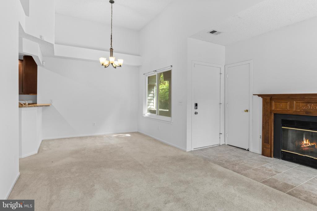 11735 SUMMERCHASE CIRCLE Unit: B