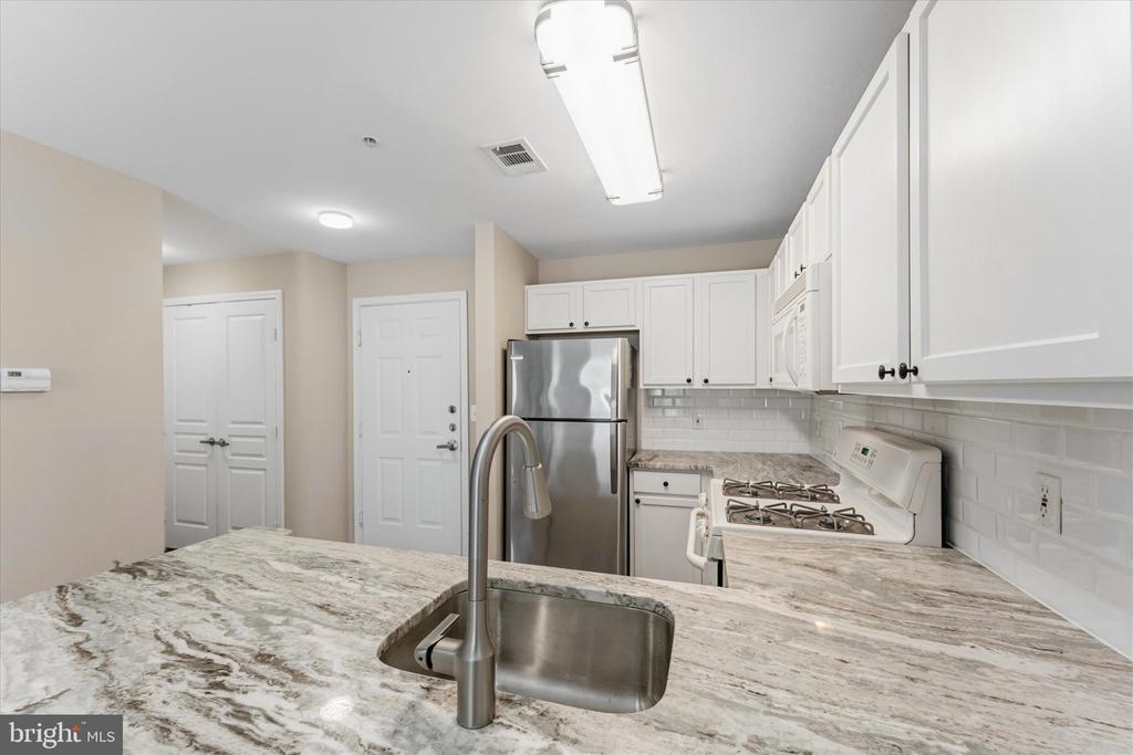 12000 MARKET STREET Unit: 446