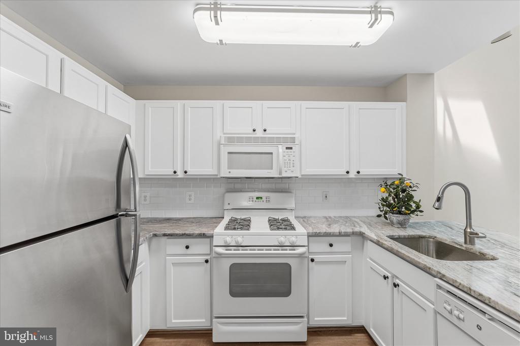 12000 MARKET STREET Unit: 446