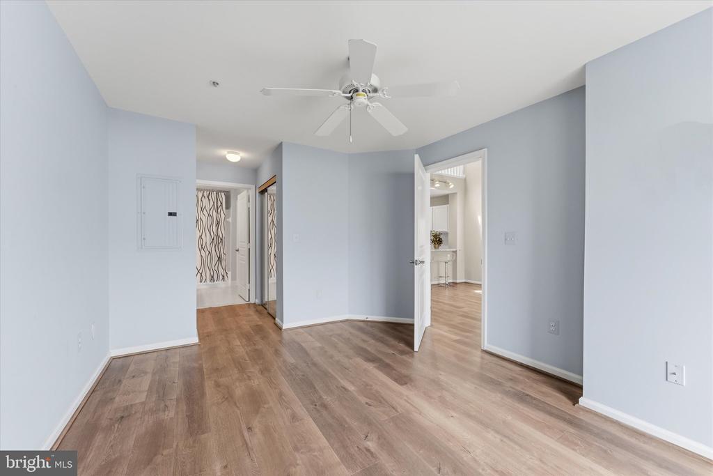 12000 MARKET STREET Unit: 446
