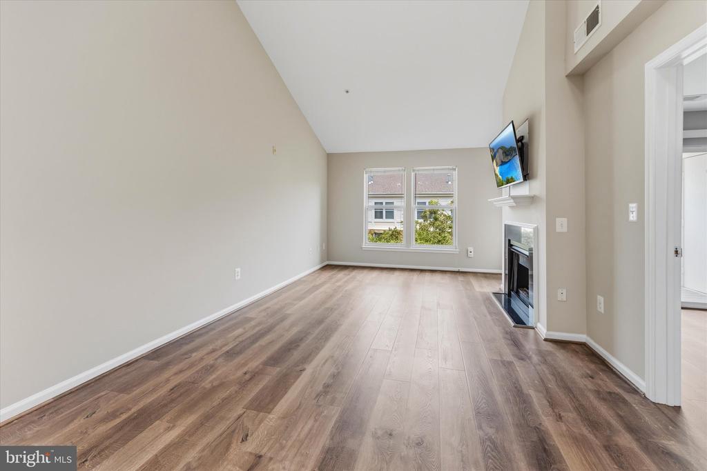 12000 MARKET STREET Unit: 446
