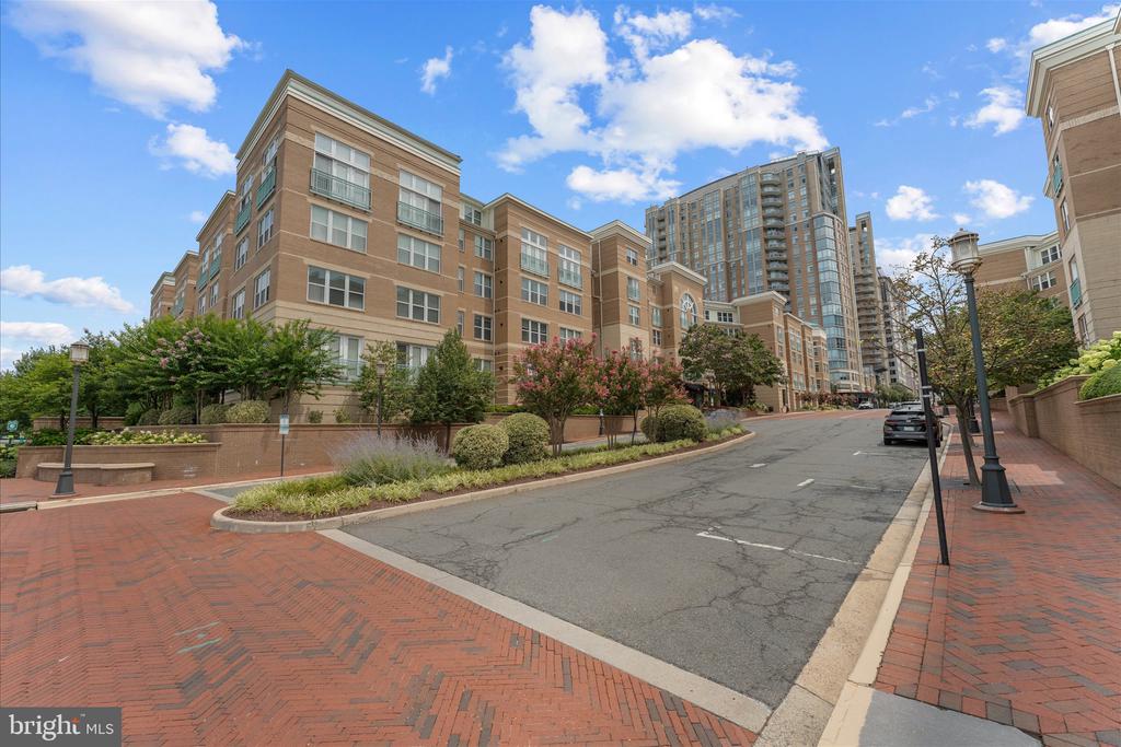12000 MARKET STREET Unit: 446