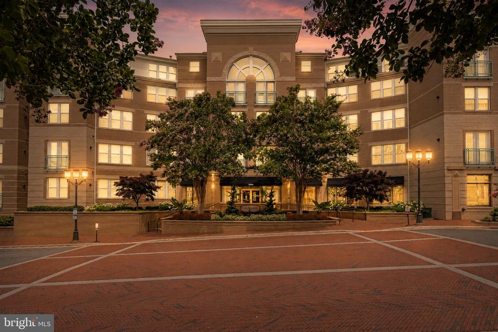12000 MARKET STREET Unit: 446