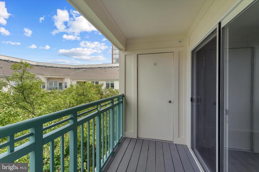 12000 MARKET STREET Unit: 446