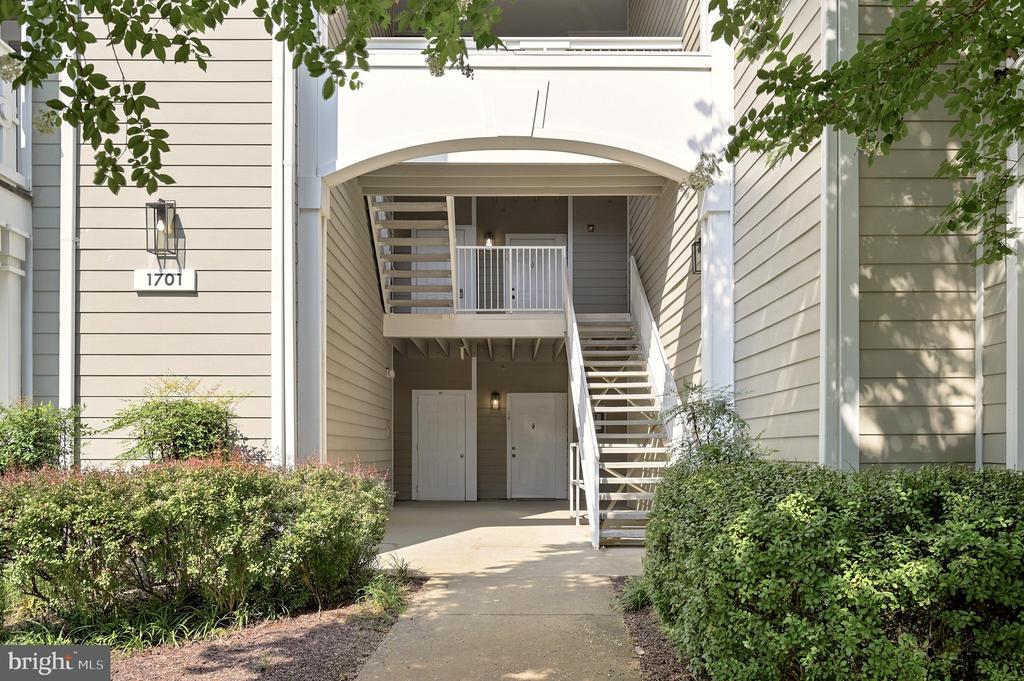 1701 LAKE SHORE CREST DRIVE Unit: 16