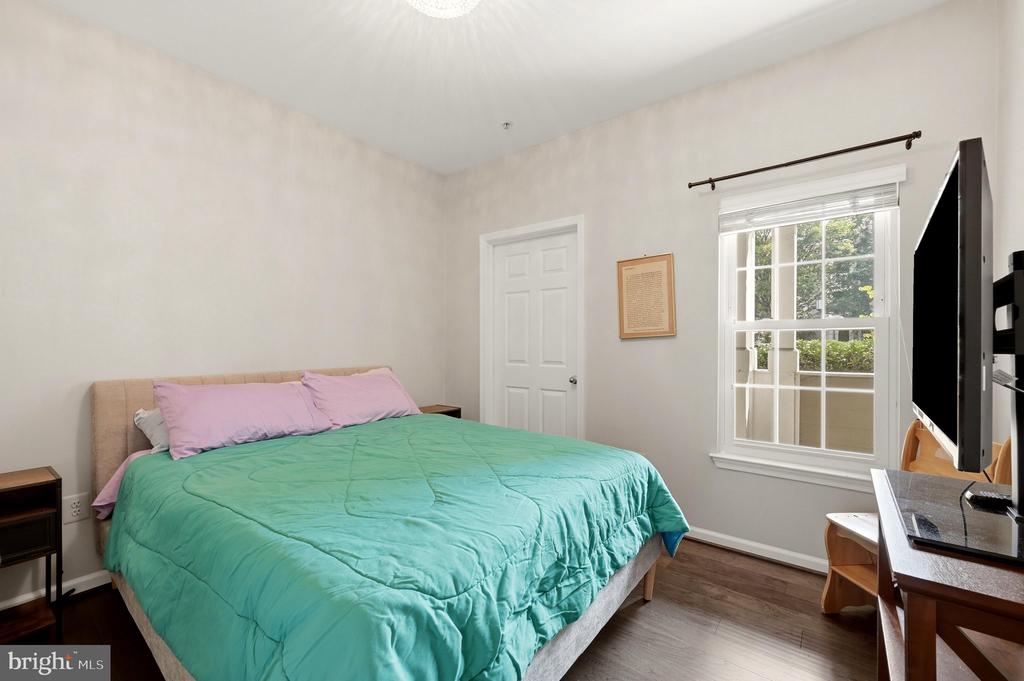 1701 LAKE SHORE CREST DRIVE Unit: 16