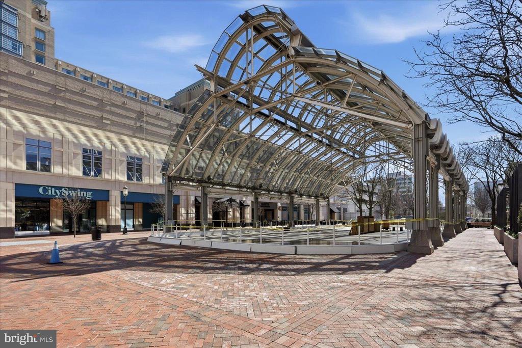 1701 LAKE SHORE CREST DRIVE Unit: 16