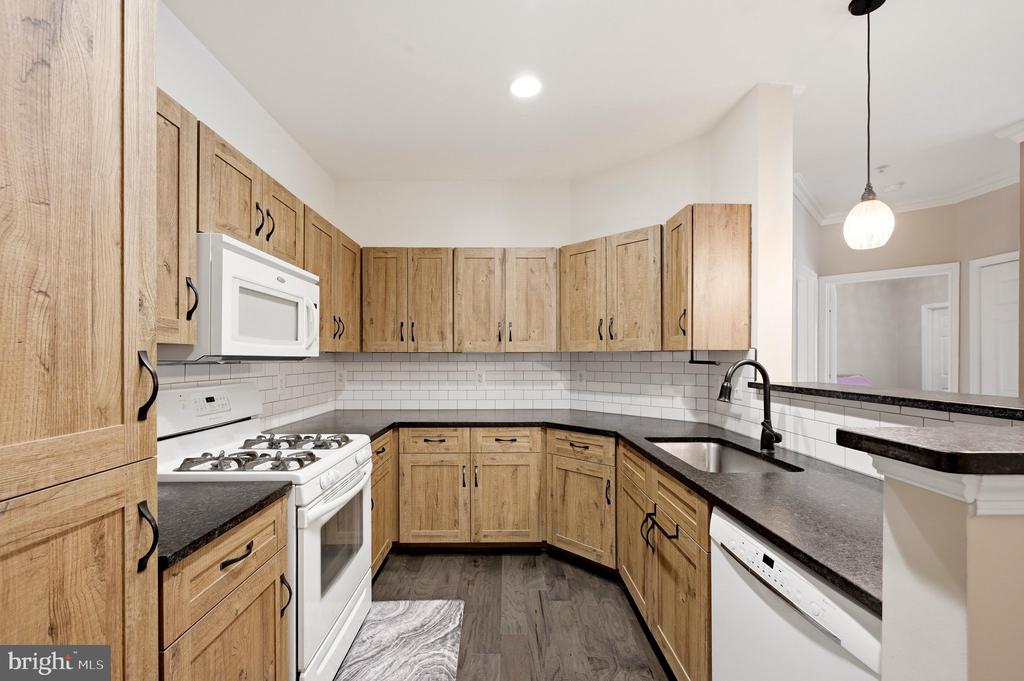 1701 LAKE SHORE CREST DRIVE Unit: 16