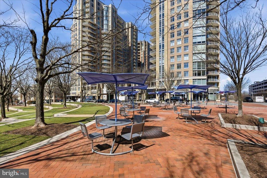 1701 LAKE SHORE CREST DRIVE Unit: 16