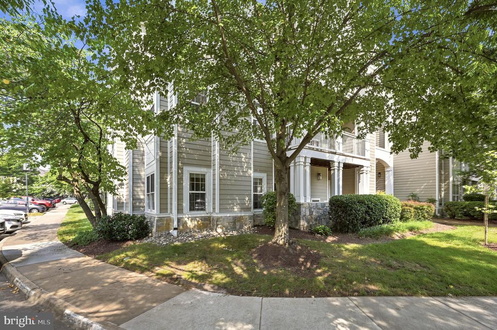 1701 LAKE SHORE CREST DRIVE Unit: 16