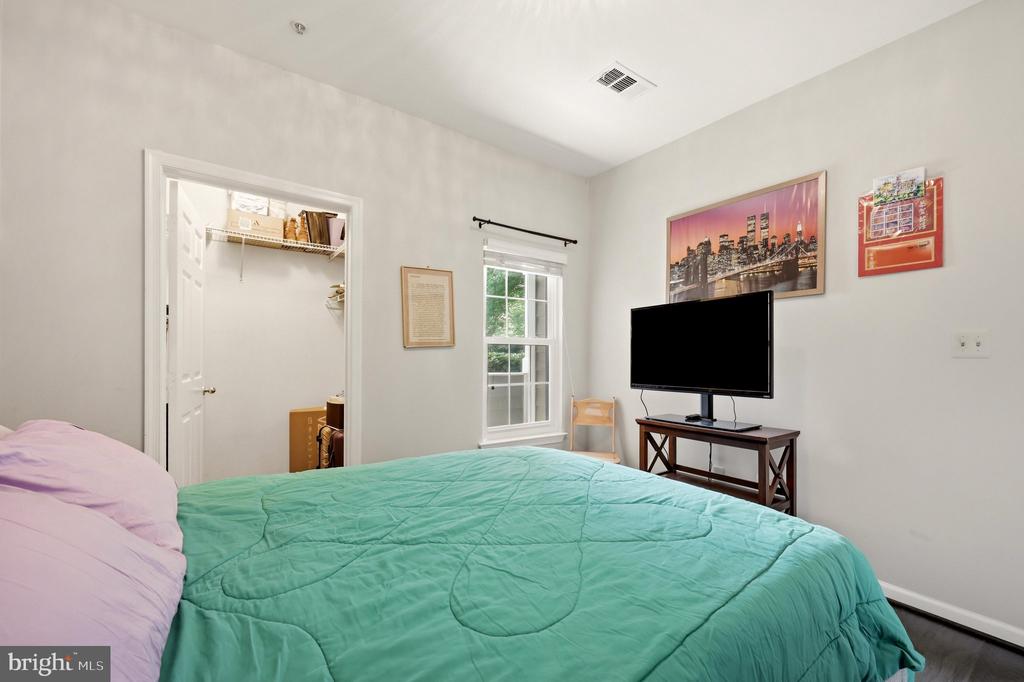 1701 LAKE SHORE CREST DRIVE Unit: 16